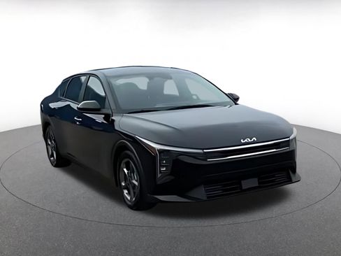 Used 2025 Kia K4 LXS image 16