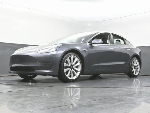 Used 2018 Tesla Model 3 Performance image 48