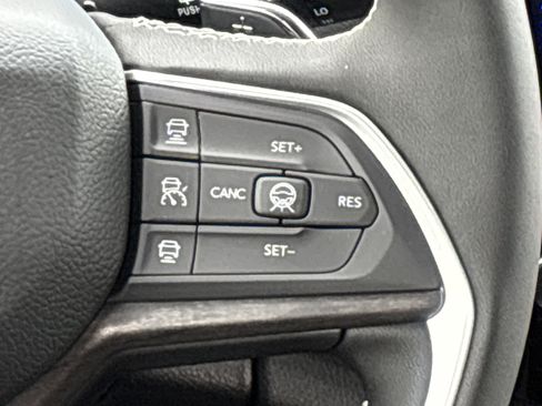 Used 2026 Jeep Grand Cherokee L Limited AWD/4WD image 24