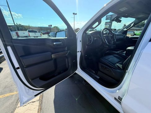 Used 2020 Chevrolet Silverado 1500 LT Trail Boss AWD/4WD image 9