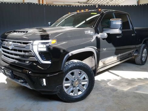 Used 2024 Chevrolet Silverado 3500 High Country w/ High Country Premium Package AWD/4WD image 1