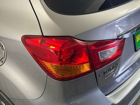 Used 2018 Mitsubishi Outlander Sport ES image 35