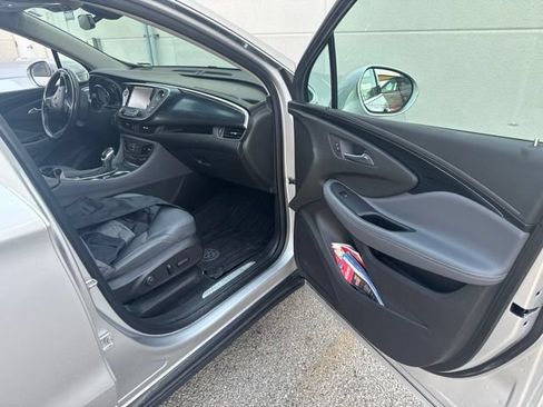 Used 2019 Buick Envision Essence FWD image 4