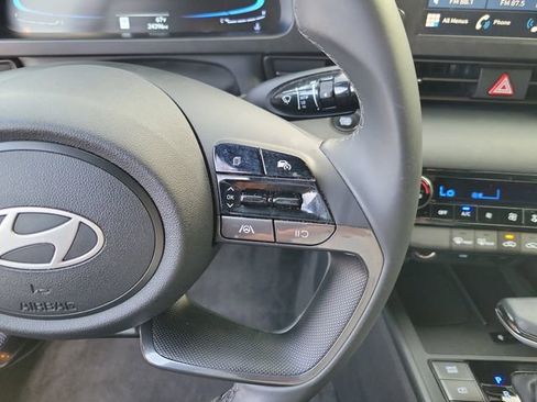 Used 2025 Hyundai Elantra Sport FWD image 16