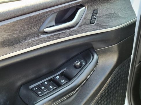Used 2023 Jeep Grand Cherokee L Limited w/ Luxury Tech Group II AWD/4WD image 23