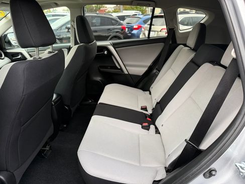 Used 2017 Toyota RAV4 XLE AWD/4WD image 16