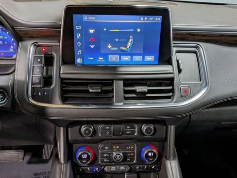 Used 2023 Chevrolet Suburban Premier AWD/4WD image 21