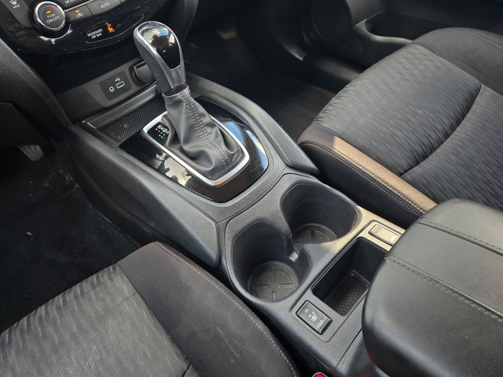 Used 2020 Nissan Rogue SV AWD/4WD image 17