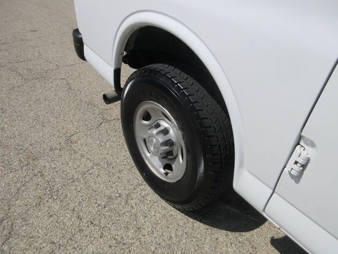 Used 2019 Chevrolet Express 2500 w/ Driver Convenience Package RWD image 19