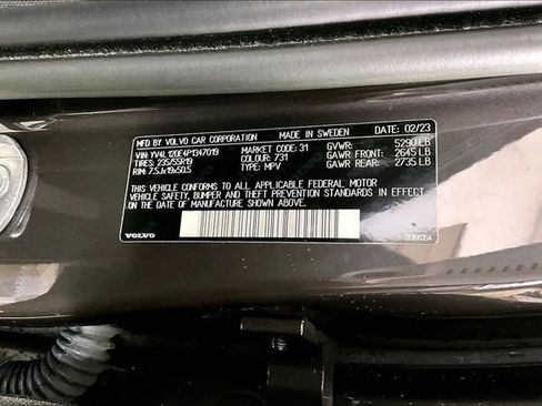 Used 2023 Volvo XC60 B5 Plus image 32