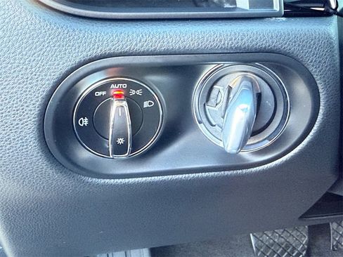 Used 2022 Porsche Macan image 12