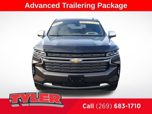Used 2021 Chevrolet Suburban Premier w/ Premium Package AWD/4WD image 2