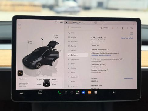 Used 2023 Tesla Model Y Long Range AWD/4WD image 30