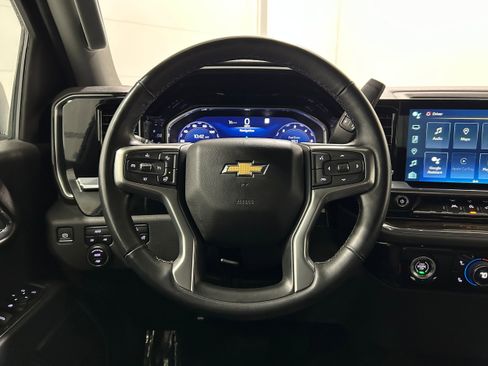 Used 2023 Chevrolet Silverado 1500 LT image 10