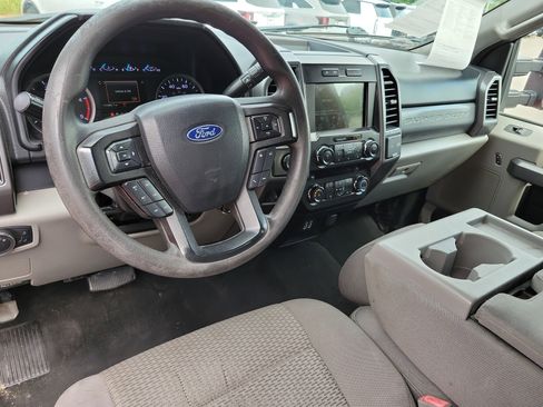 Used 2019 Ford F250 XLT w/ Snow Plow Prep Package AWD/4WD image 2