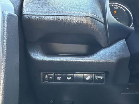 Used 2022 Toyota RAV4 XLE Premium image 26