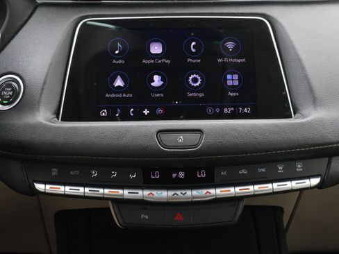 Used 2022 Cadillac XT4 Luxury FWD image 15