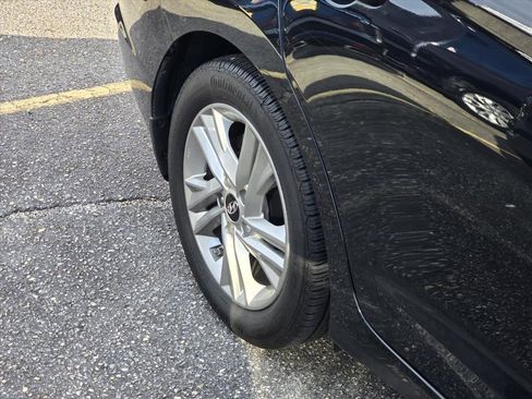 Used 2020 Hyundai Elantra SEL image 12