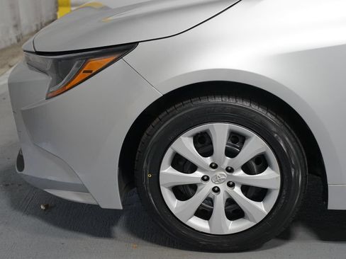 Used 2022 Toyota Corolla LE FWD image 5