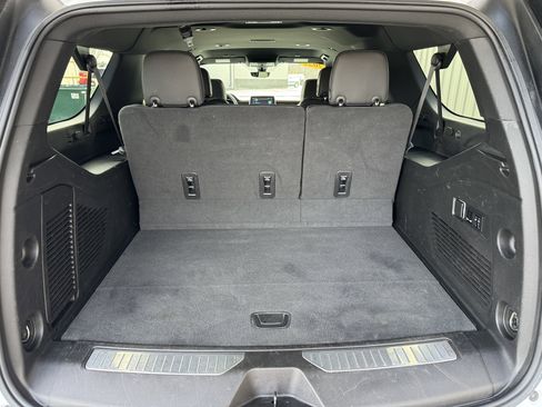 Used 2022 Chevrolet Suburban Premier image 35