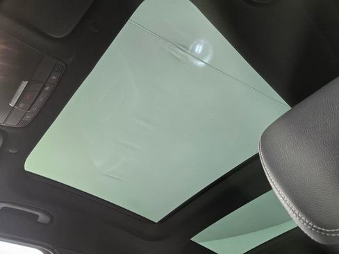 Used 2021 Mercedes-Benz GLC 300 4MATIC image 19