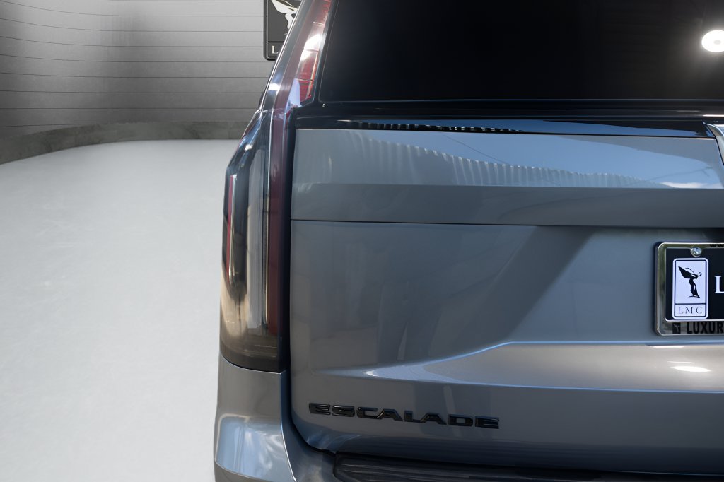Used 2022 Cadillac Escalade ESV Sport w/ LPO, ONYX Package AWD/4WD image 16