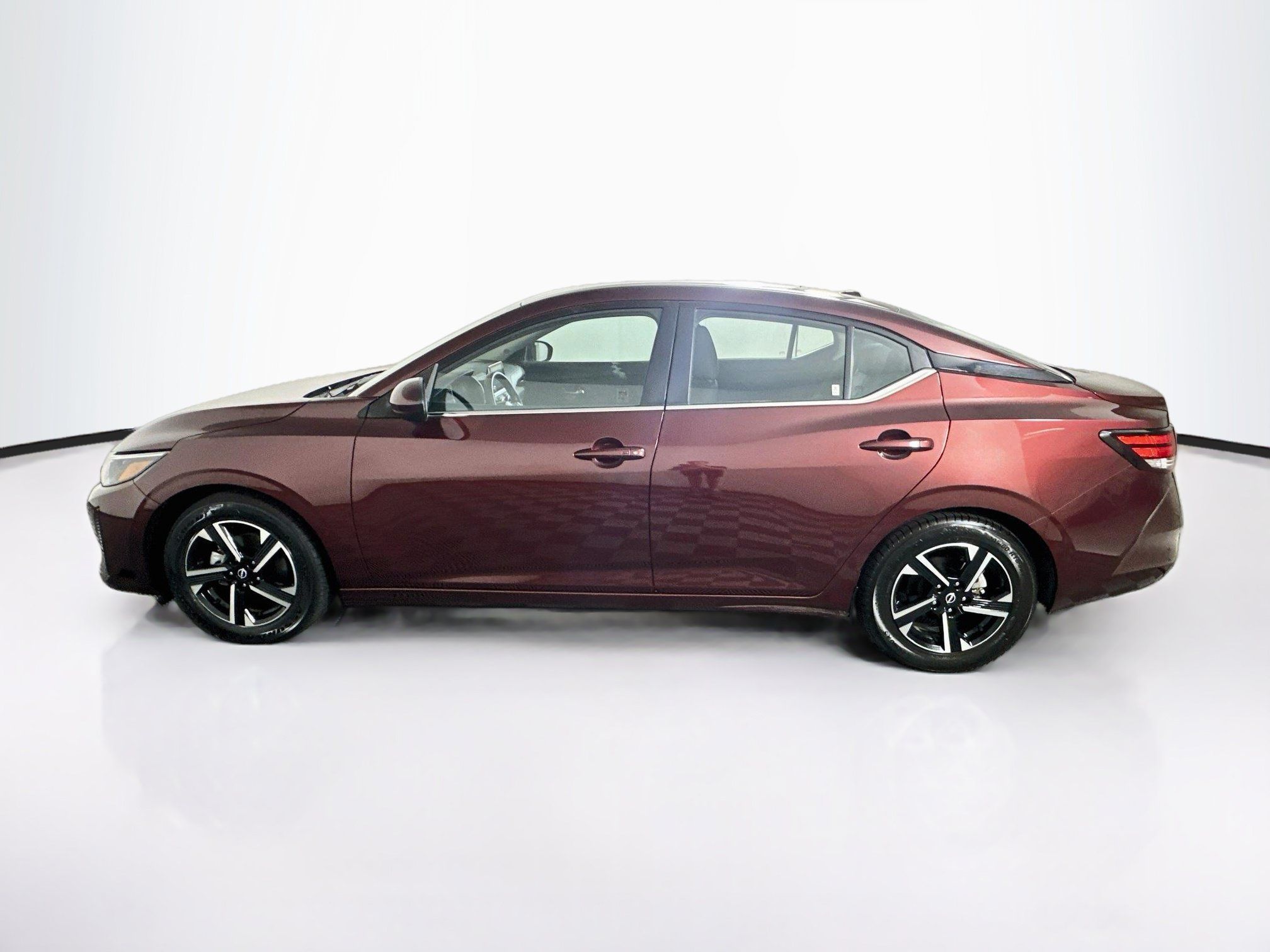 Used 2025 Nissan Sentra SV FWD image 4