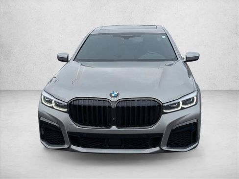 Used 2021 BMW 740i w/ Luxury Rear Seating Package RWD image 2