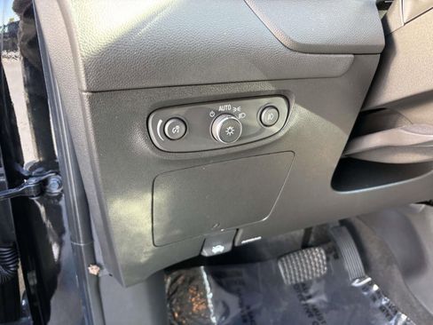 Used 2022 Buick Encore GX Preferred w/ Cold Weather Comfort Package image 16