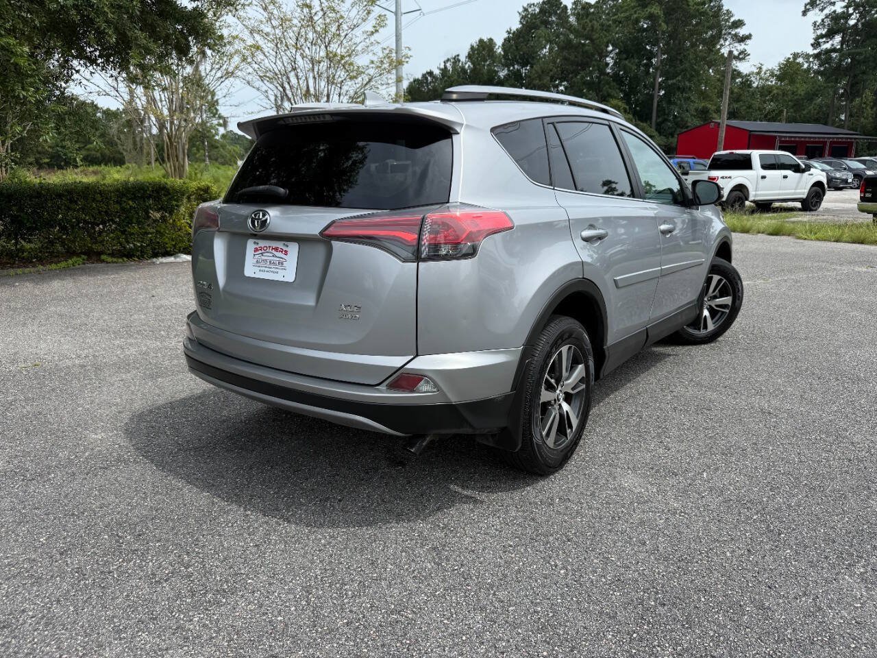 Used 2017 Toyota RAV4 XLE w/ Plus Extra Value Package AWD/4WD image 32