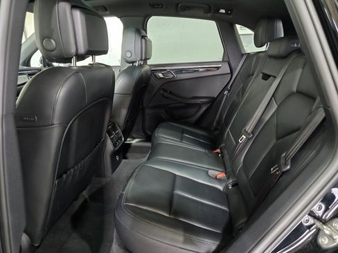 Used 2024 Porsche Macan AWD/4WD image 23