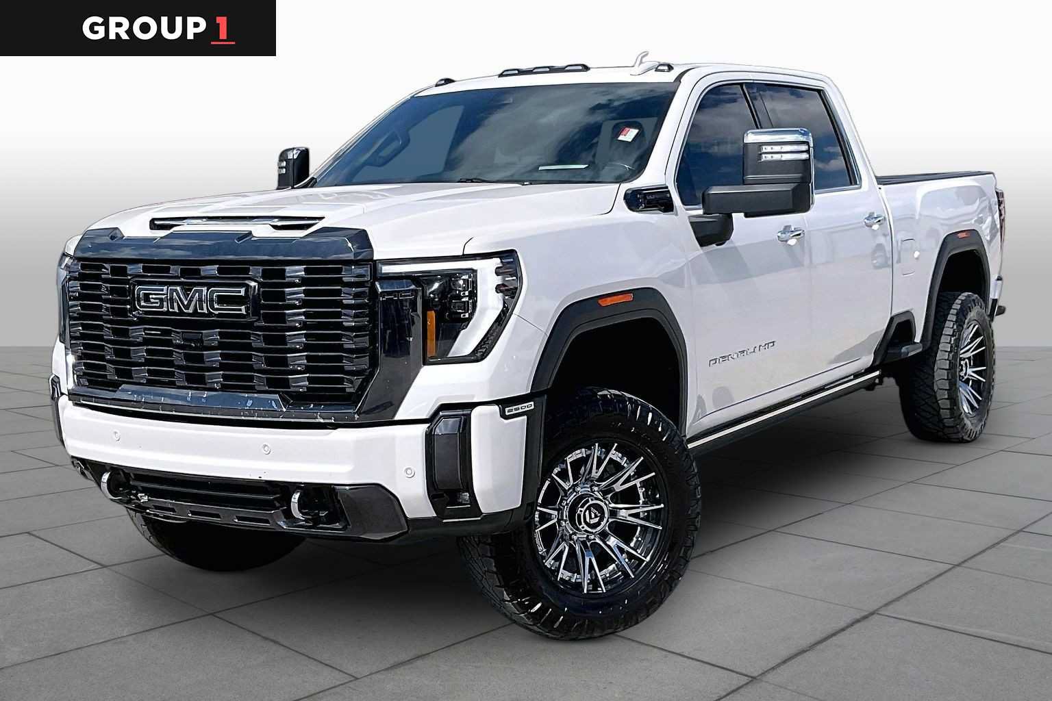 Used 2024 GMC Sierra 2500 Denali Ultimate AWD/4WD image 1