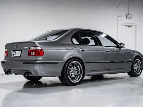 Used 2003 BMW M5 image 3