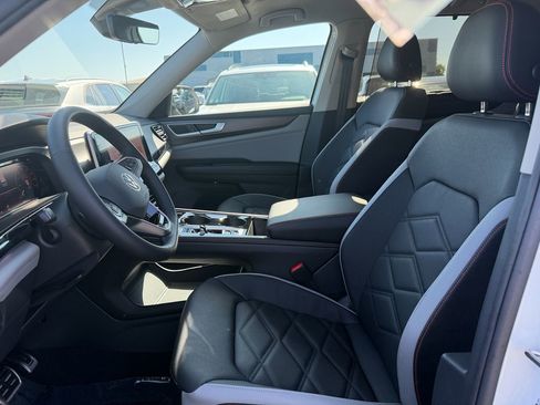 New 2026 Volkswagen Atlas Peak Edition AWD/4WD image 14