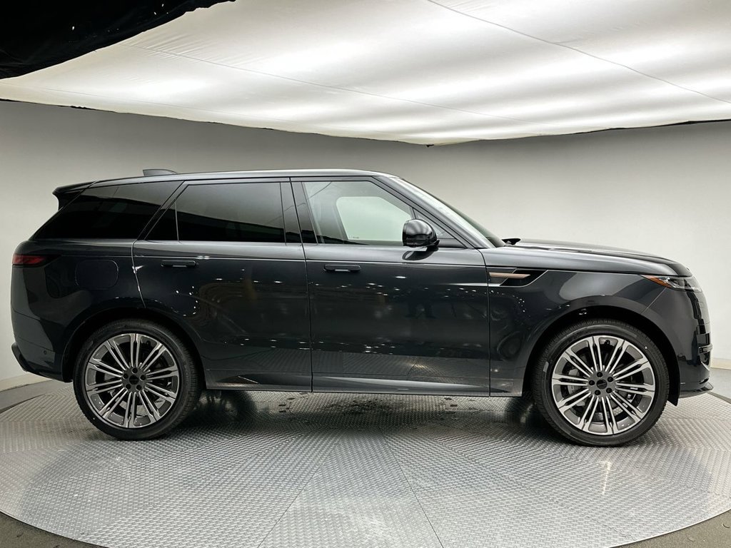 New 2027 Land Rover Range Rover Sport Dynamic SE AWD/4WD image 4