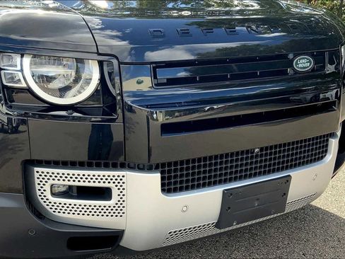 Used 2020 Land Rover Defender 110 S image 27