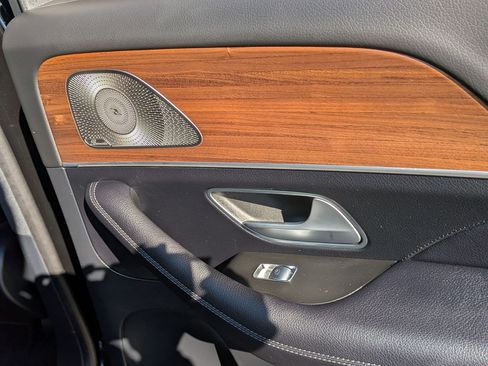 Certified 2025 Mercedes-Benz GLE 580 4MATIC image 36