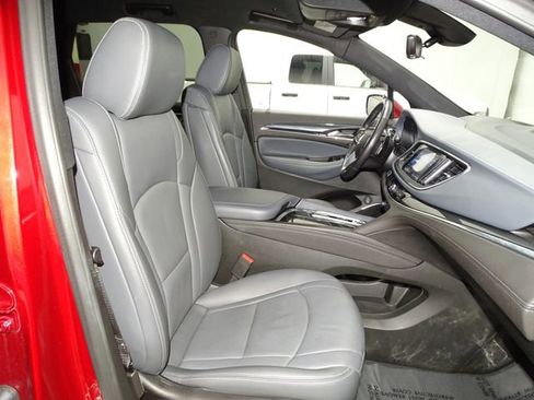 Used 2024 Buick Enclave Premium image 19