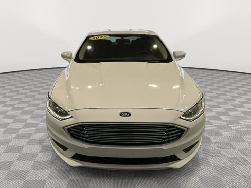 Used 2017 Ford Fusion SE w/ Fusion SE Technology Package FWD image 9
