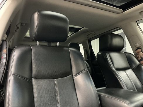 Used 2015 Nissan Pathfinder Platinum w/ Family Entertainment Package FWD image 37