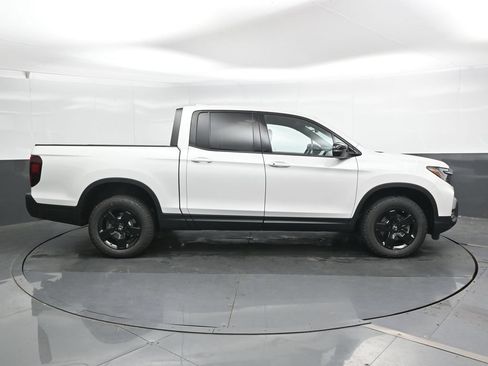 New 2026 Honda Ridgeline Black Edition image 3