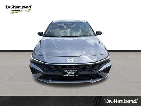 New 2025 Hyundai Elantra SEL FWD image 2