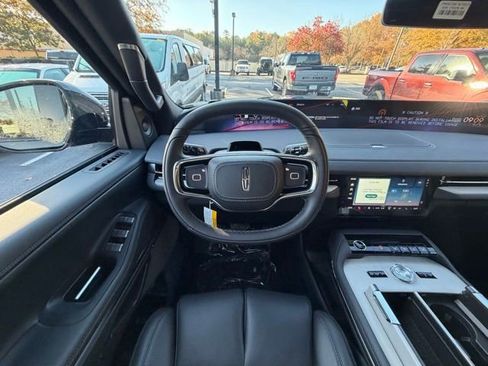 New 2025 Lincoln Navigator L Reserve w/ Jet Appearance Package image 9