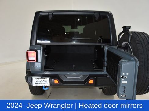 Used 2024 Jeep Wrangler Unlimited w/ Convenience Group AWD/4WD image 25