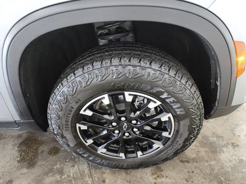 Used 2025 Chevrolet Traverse Z71 AWD/4WD image 40