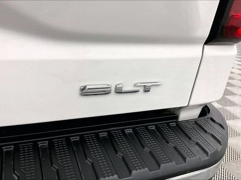Used 2024 GMC Sierra 1500 SLT w/ SLT Convenience Package AWD/4WD image 9