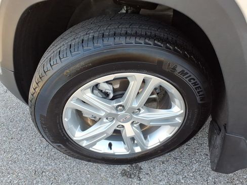 Used 2022 GMC Terrain SLE FWD image 20