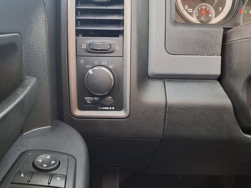 Used 2015 RAM 1500 Tradesman w/ Exterior Appearance Group RWD image 39