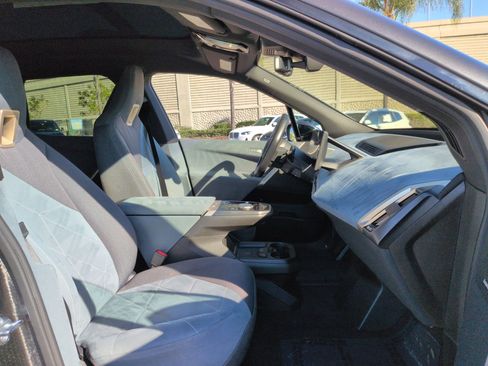 Used 2022 BMW iX xDrive50 w/ Premium Package image 33