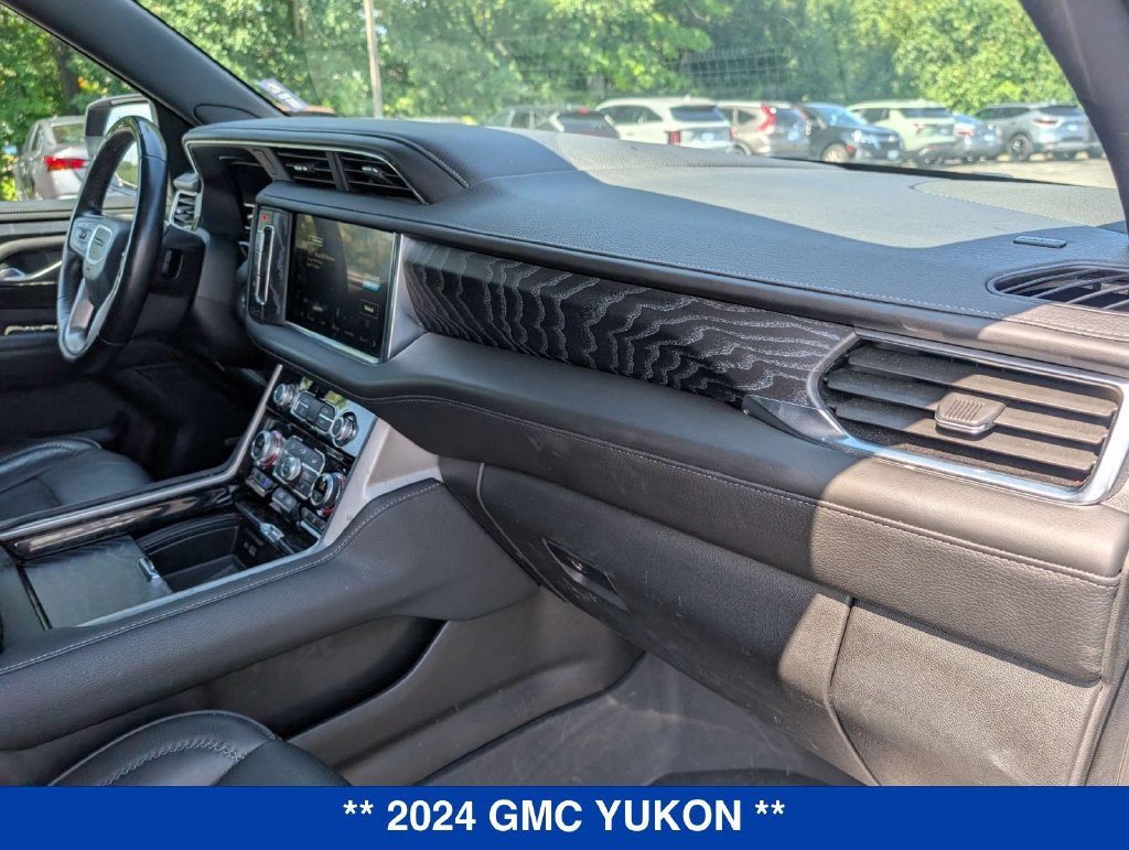 Used 2024 GMC Yukon Denali w/ Advanced Technology Package AWD/4WD image 44